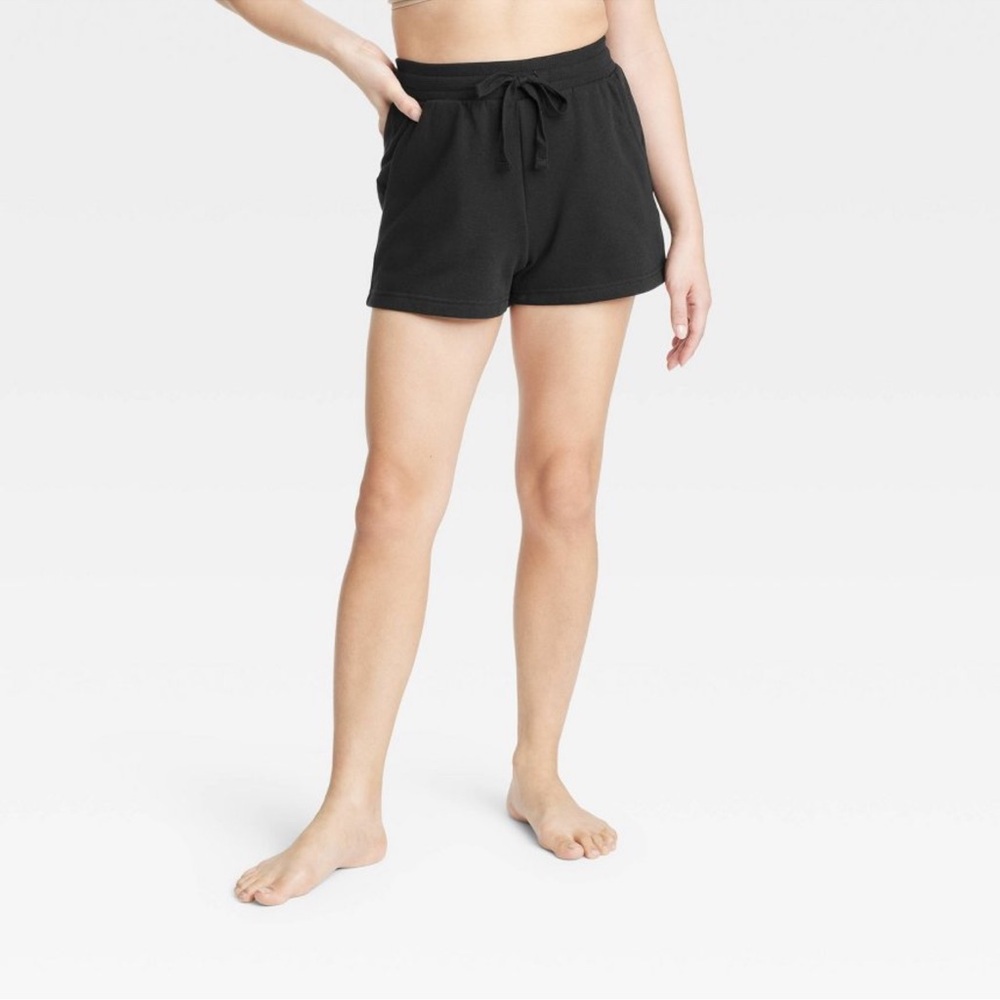NWT Women's Fleece Lounge Shorts - Colsie
Black XL